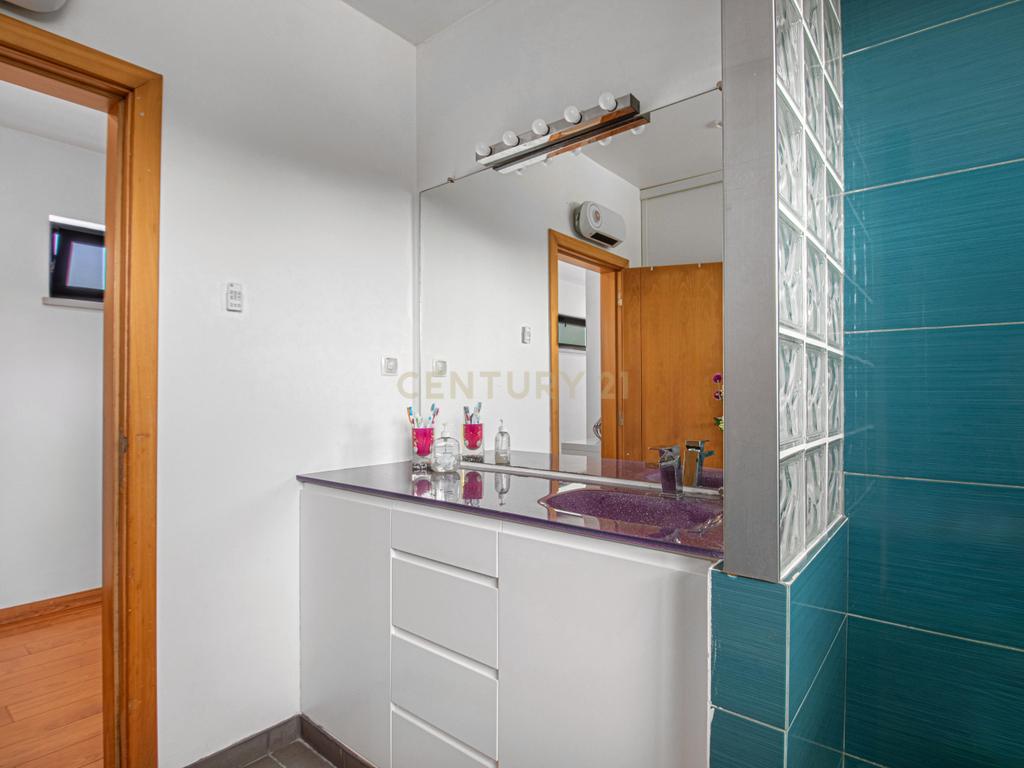 Moradia Isolada T4 291m2 em Lote de 1050 m2 em Mucifal, Colares, Sintra - Image 42