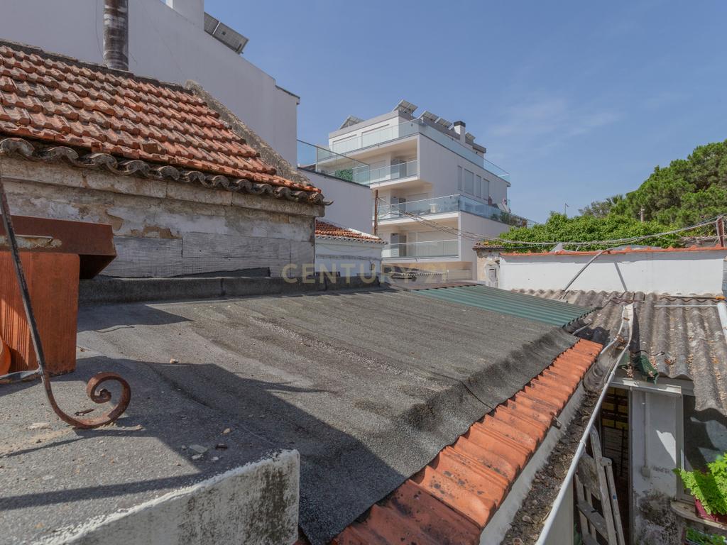 Oportunidade Única em Santo António da Caparica - Image 17