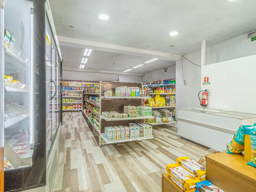 Trespasse de Supermercado junto à Universidade do Minho - Image 5