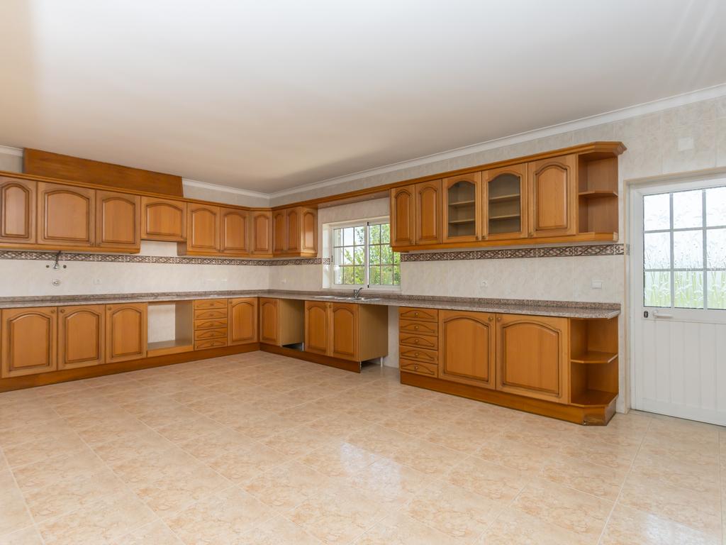 Moradia de 6 assoalhadas em lote de 500 m2 - Image 2