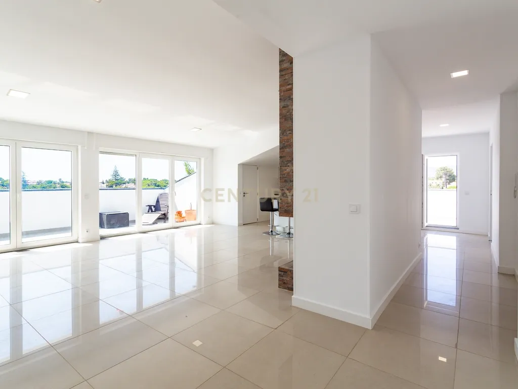 Penthouse T3 com vista mar e serra - Cascais - Image 39