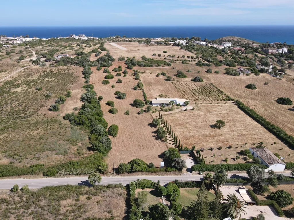 Terreno Exclusivo com Ruína para Reconstrução entre a Praia da Luz e Burgau - Image 20