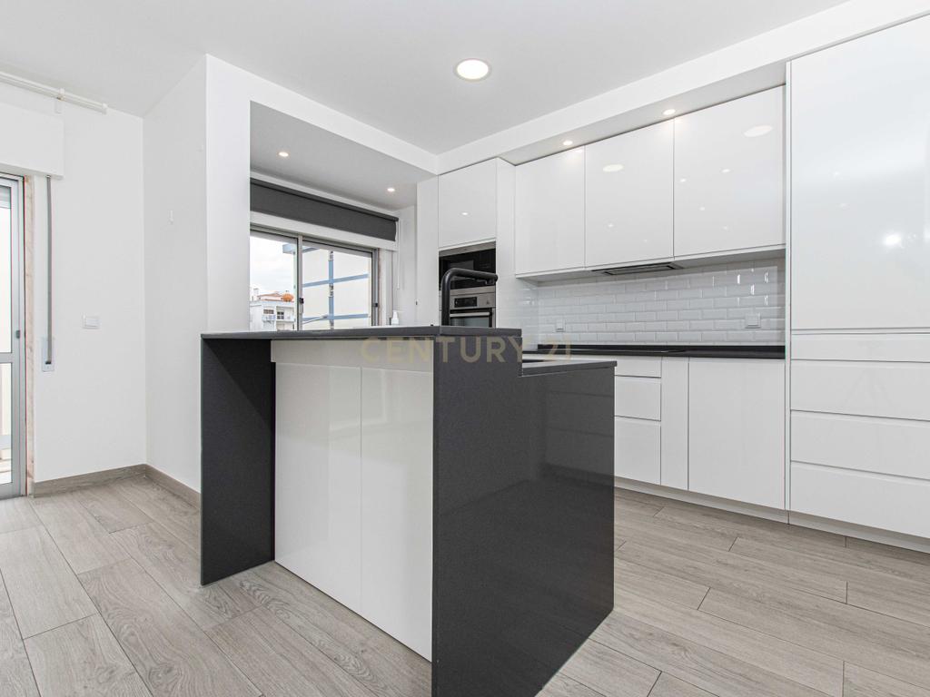 Apartamento T2 Alhandra - Image 18