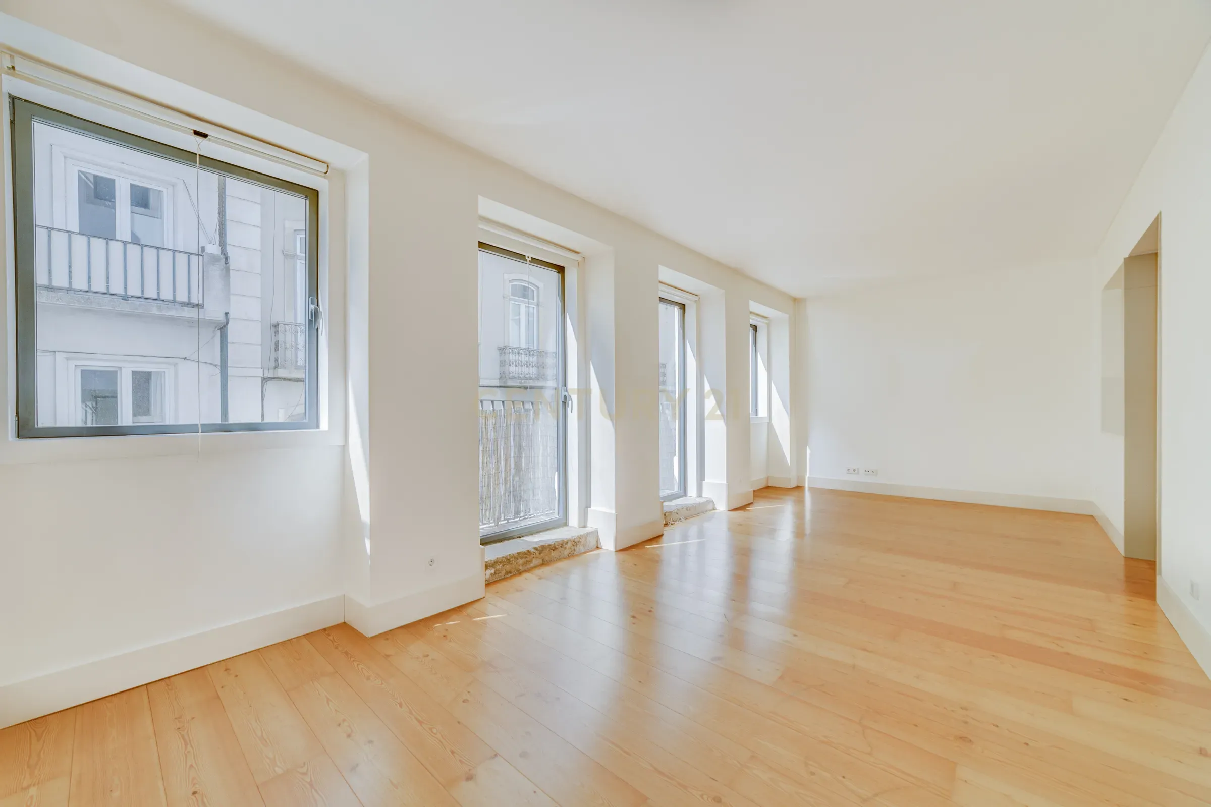 Encantador T2 de 81,5m² no coração do Príncipe Real - Image 2