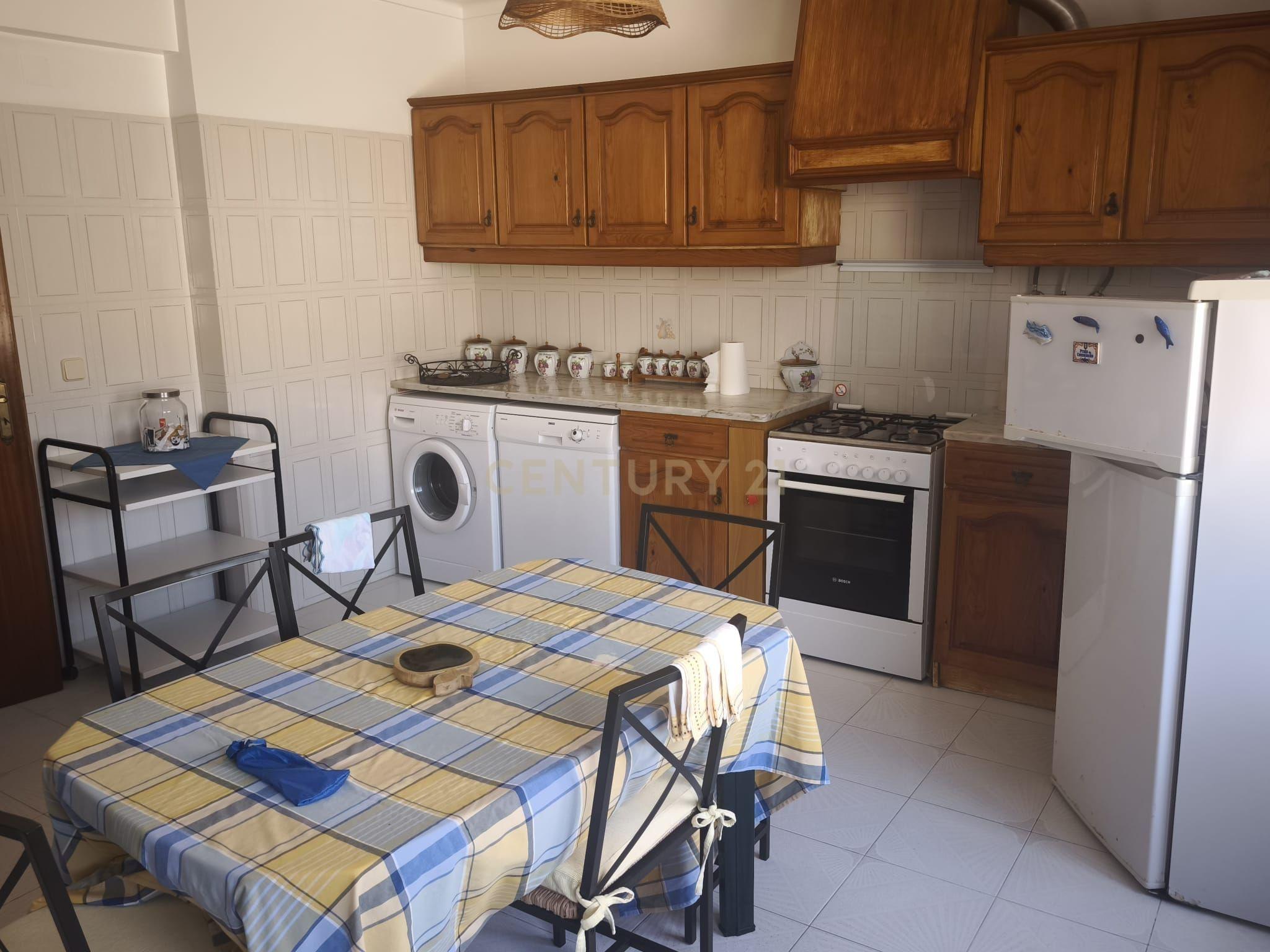 Fotografia 5 de Moradia T3+2 com Terraço, Churrasqueira e Box para 3 Carros – Consolação, Peniche (A 5 min da Praia)