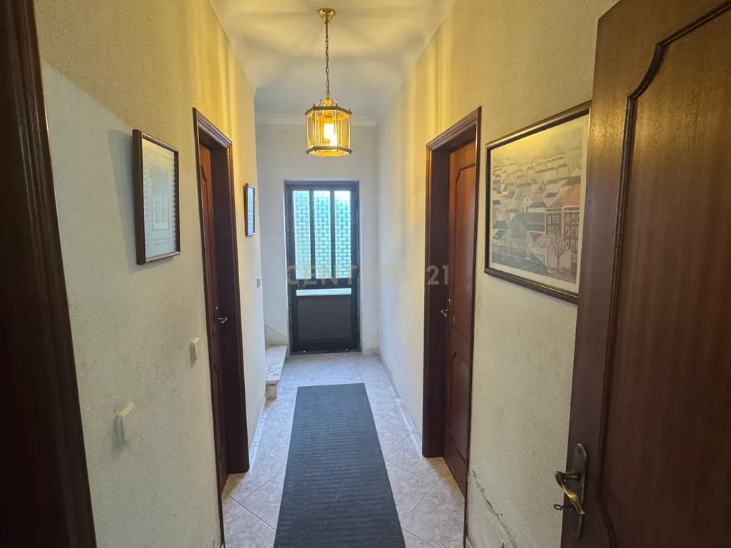 Espetacular Moradia T4 com Jardim e Vista Campestre em Alenquer - Image 16