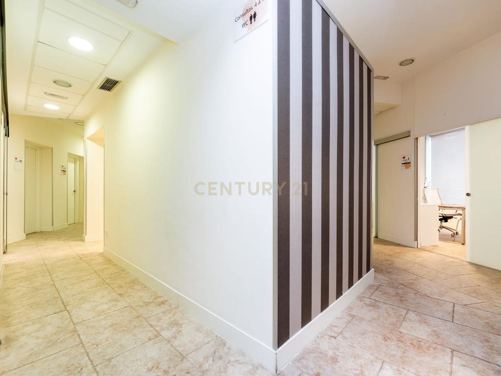 Loja Comercial Luxuosa em Madrid - 306m² com Excelente Localização - Image 26