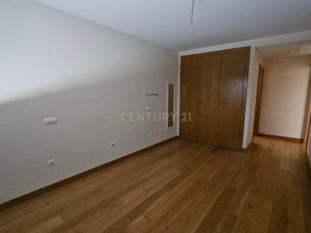 Apartamento T4 Santo André - Barreiro - Image 12