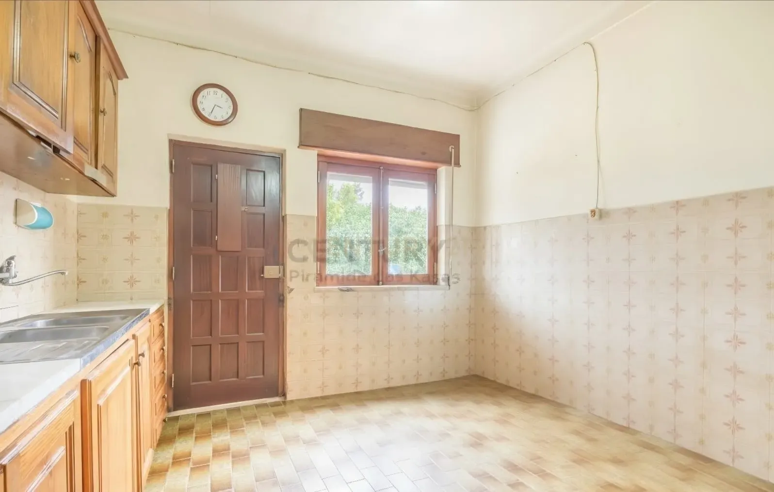 Fotografia 9 de Quinta do Conde - Moradia Isolada de 3 assoalhadas para remodelação, com sótão e cave
