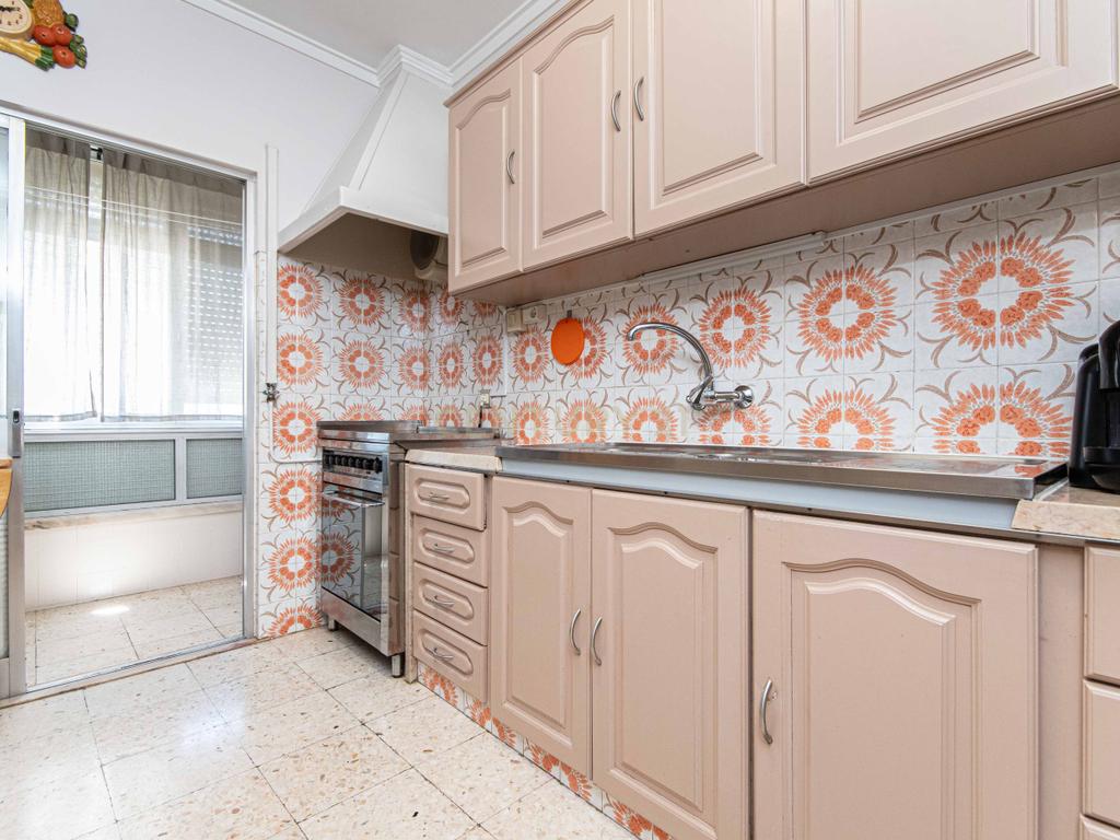 Apartamento T2 em Vialonga | Aproveitamento sótão - Image 10