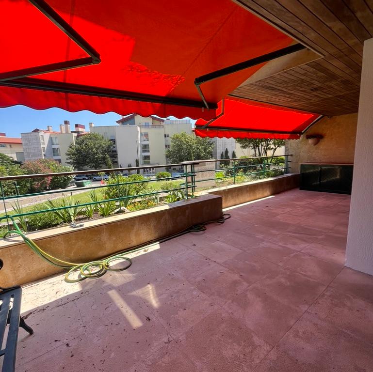 T3 com Terraço e Vista Desafogada – Belas Clube de Campo - Arrendamento - Image 10