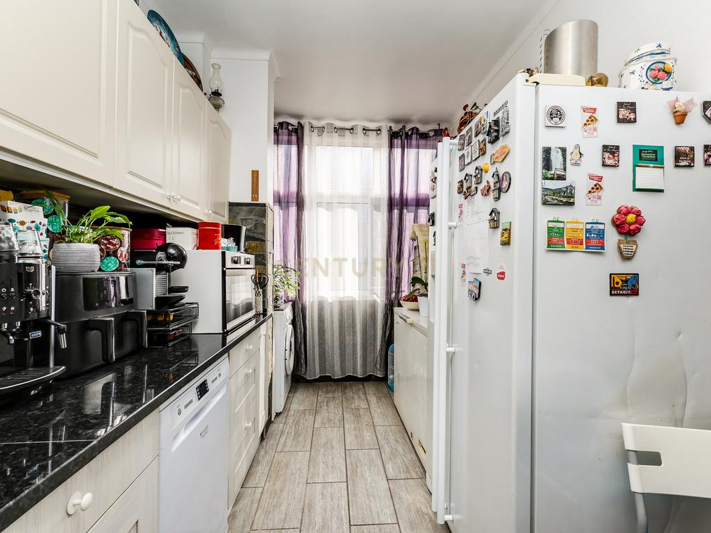 Apartamento T2 com 87 m² em excelente estado – São João da Talha - Image 8
