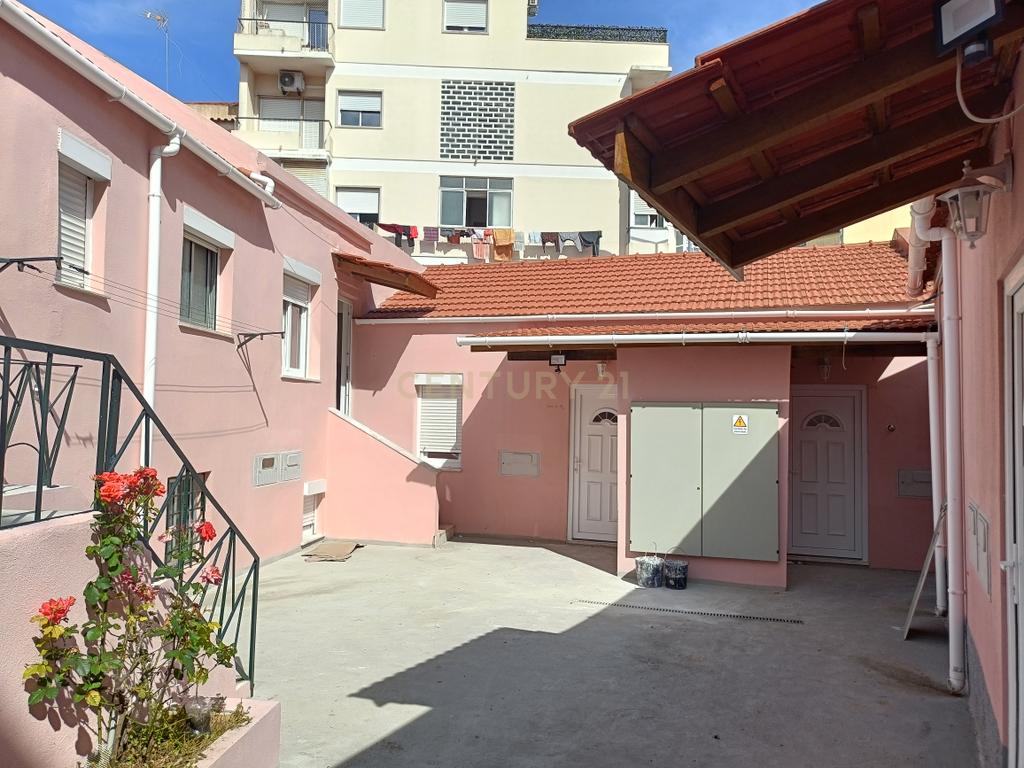 Prédio - Vila Irene - Sacavém - 12 Apartamentos - Image 27