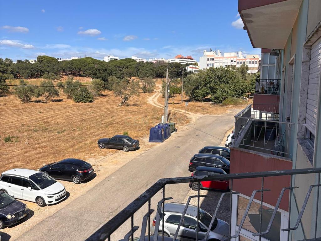 Apartamento T3 em Setúbal com Vista Campestre e Boa Localização - Image 11