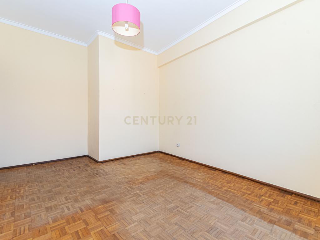 Oportunidade Única! Apartamento T2 com Vista Rio em Vila Franca de Xira. - Image 10