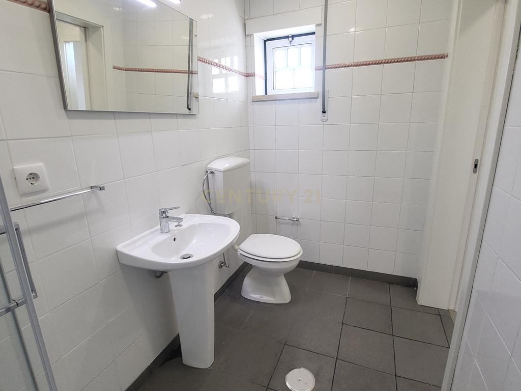 Arrendamento de apartamento T2 renovado com suite - Cova do Ouro - Coimbra - Image 15