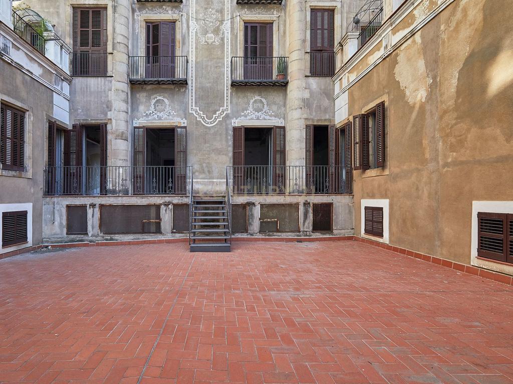Duplex Espetacular em Barcelona, Cataluña - 463m² de Potencial - Image 20
