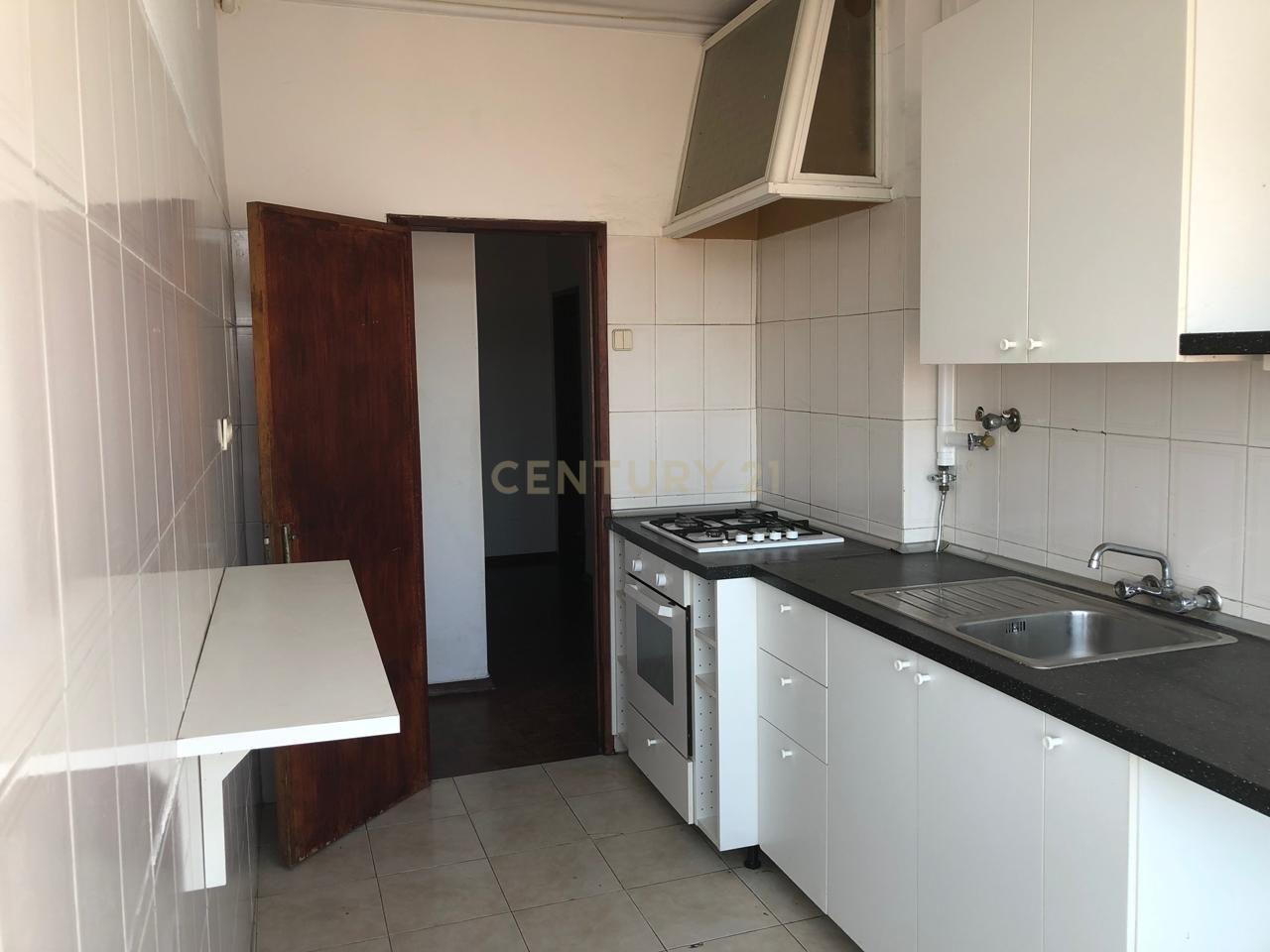 Fotografia 4 de Apartamento T1 com Terraço de 125 m² no Centro do Barreiro