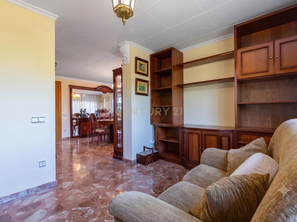 Gran oportunitat d’una exclusiva propietat amb habitatge independent - Image 14