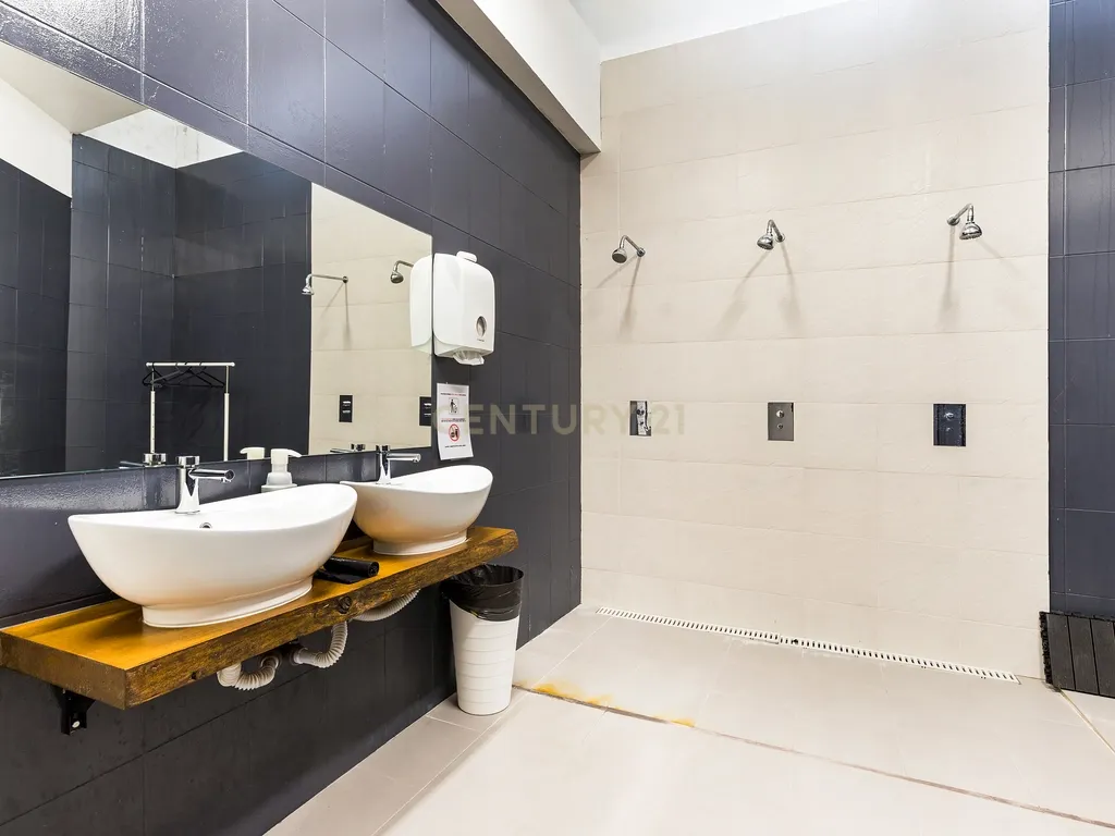 Oportunidade Única de Investimento: Espaço de 300m² no Jamor (Yield 9%) - Image 14