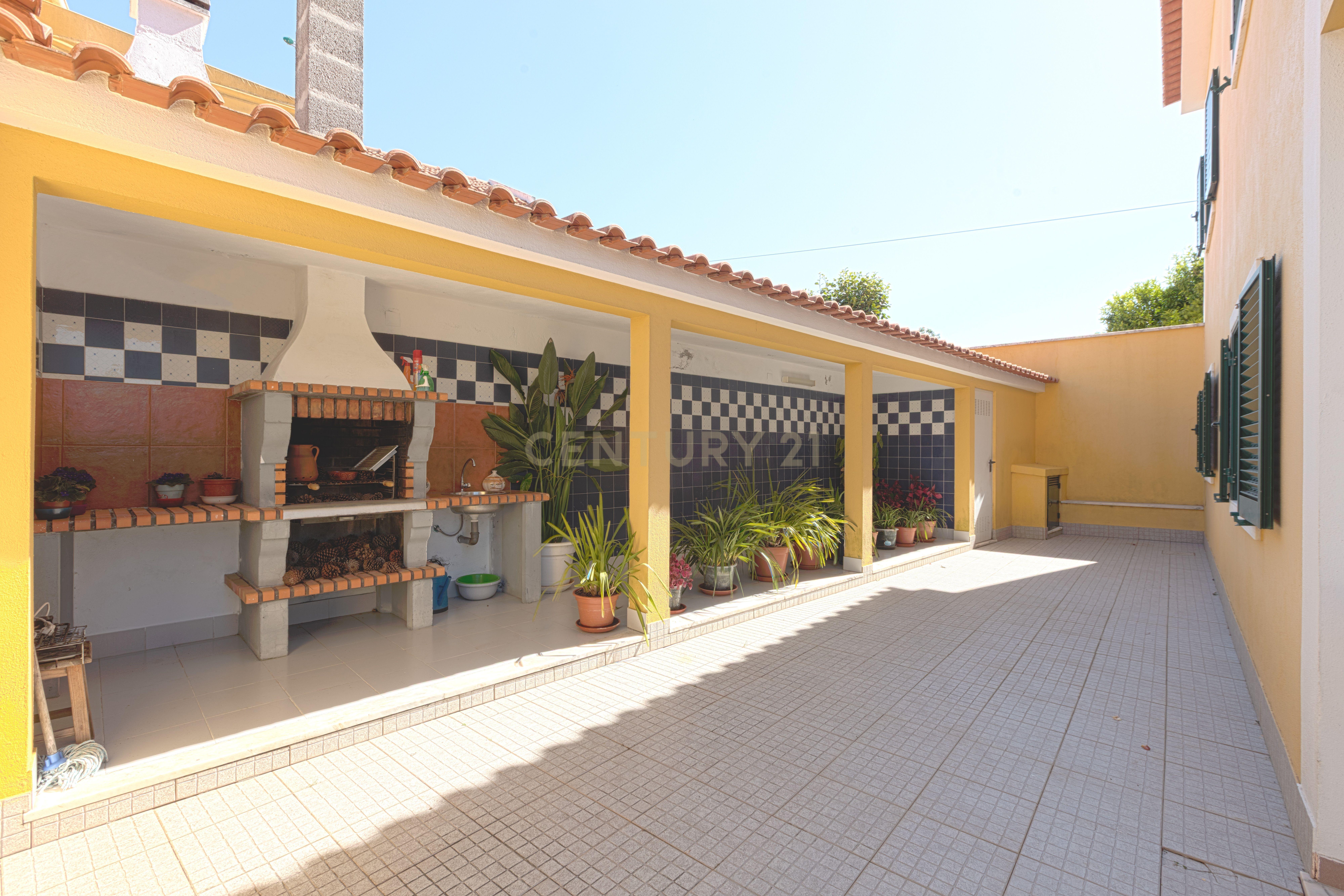 Fotografia 7 de Moradia T4 Isolada com Jardim e Garagem em Olalhas – Tomar