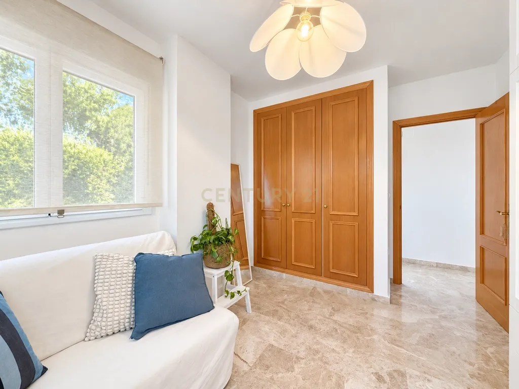 Apartamento totalmente renovado com terraço de 20 m² e piscina em Bonalba - Image 29