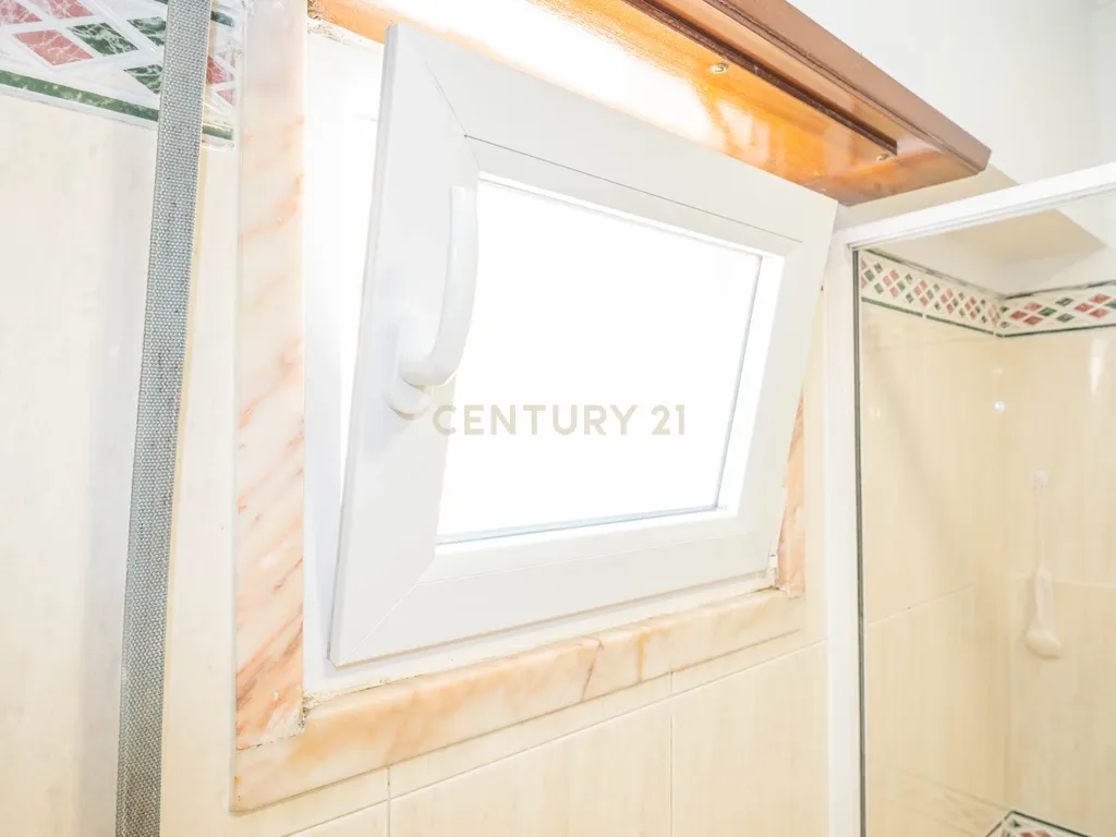 Apartamento T2, com Parqueamento e Arrecadação, em Caneças - Image 16