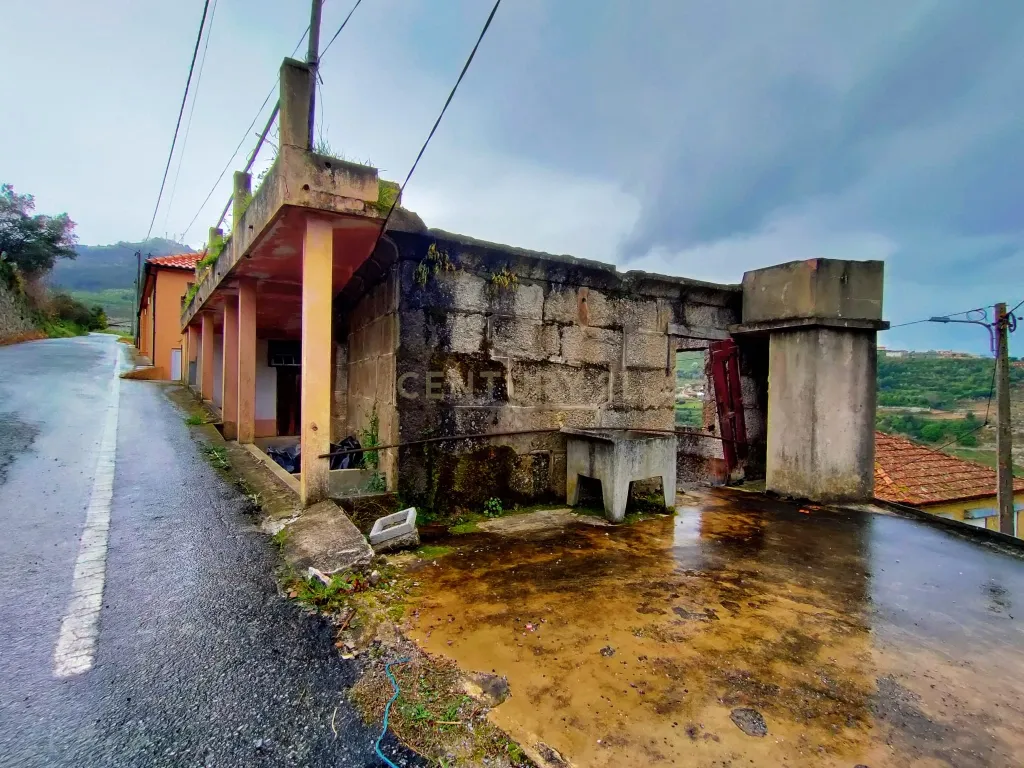 Moradia para reconstruir com terreno, refúgio paradisíaco perto da praia fluvial de Porto de Rei, S. Martinho de Mouros, Resende - Image 6