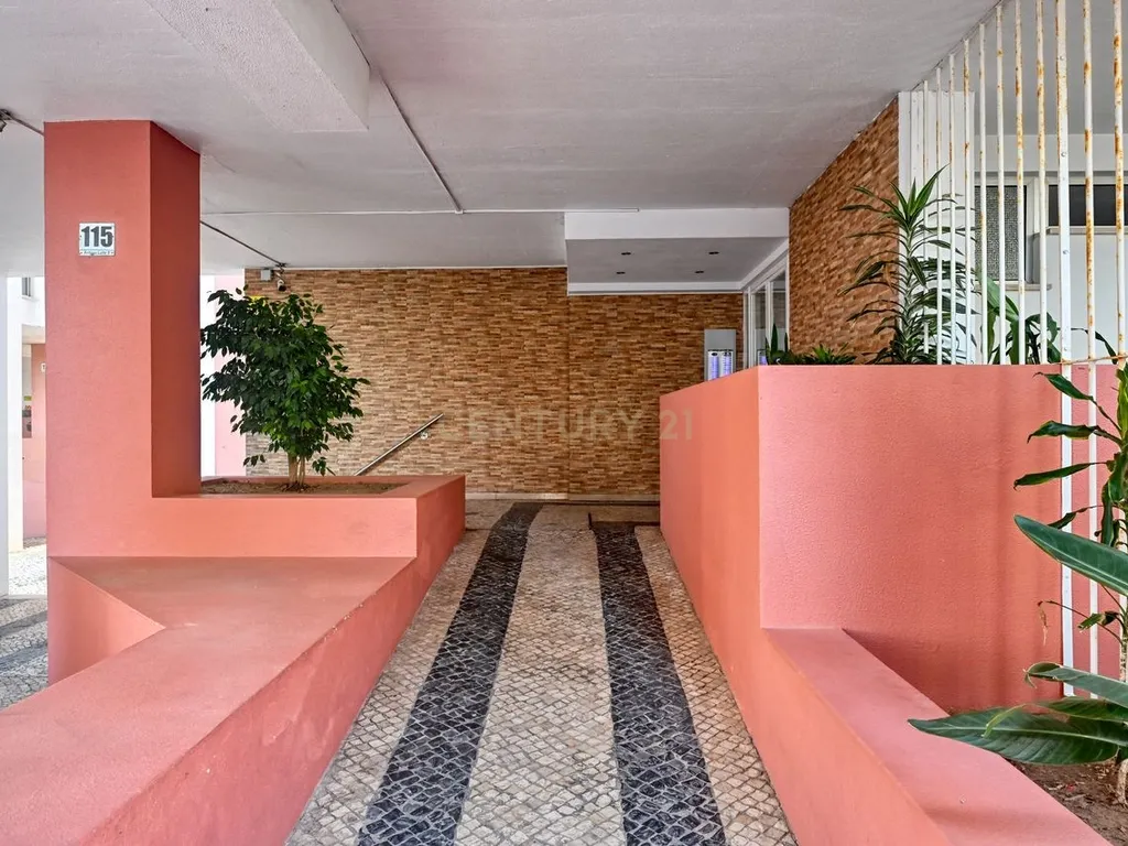 Apartamento T3 no Parque das Nações, junto ao metro de Moscavide. - Image 3