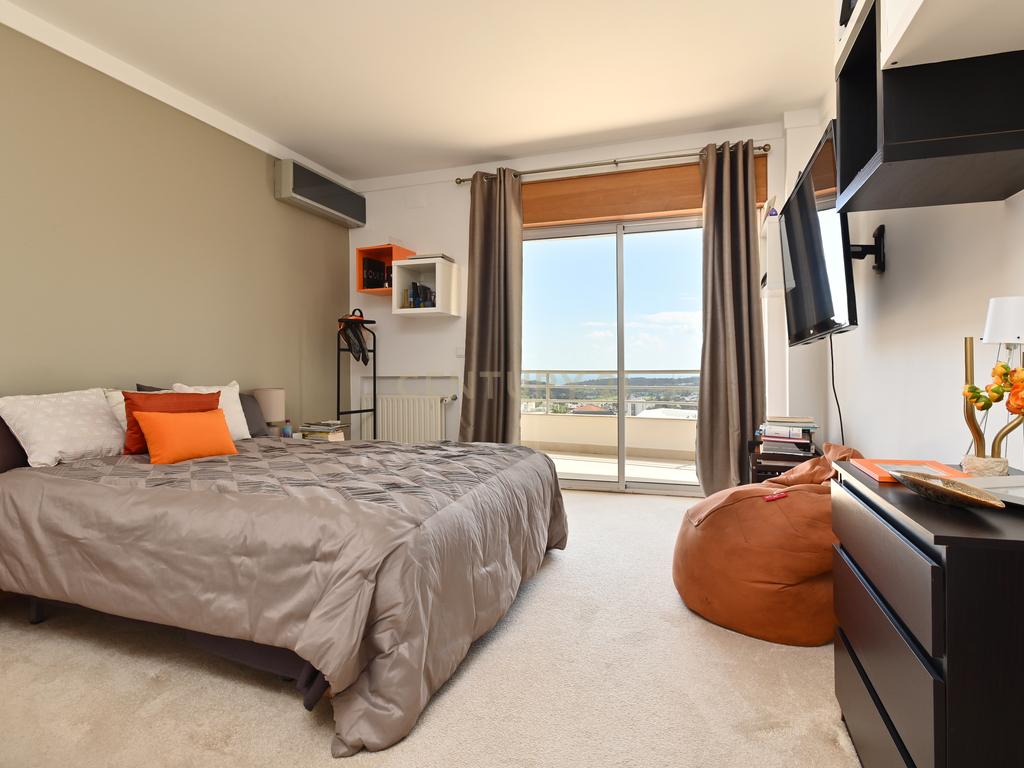 Luxuosa Moradia Isolada na Serra de Carnaxide com Piscina  - Image 36