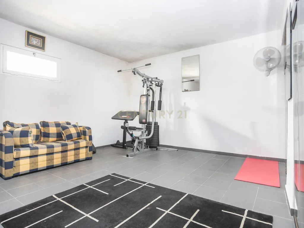 Moradia T4 em Setúbal | Conforto, Espaço e Privacidade - Image 55