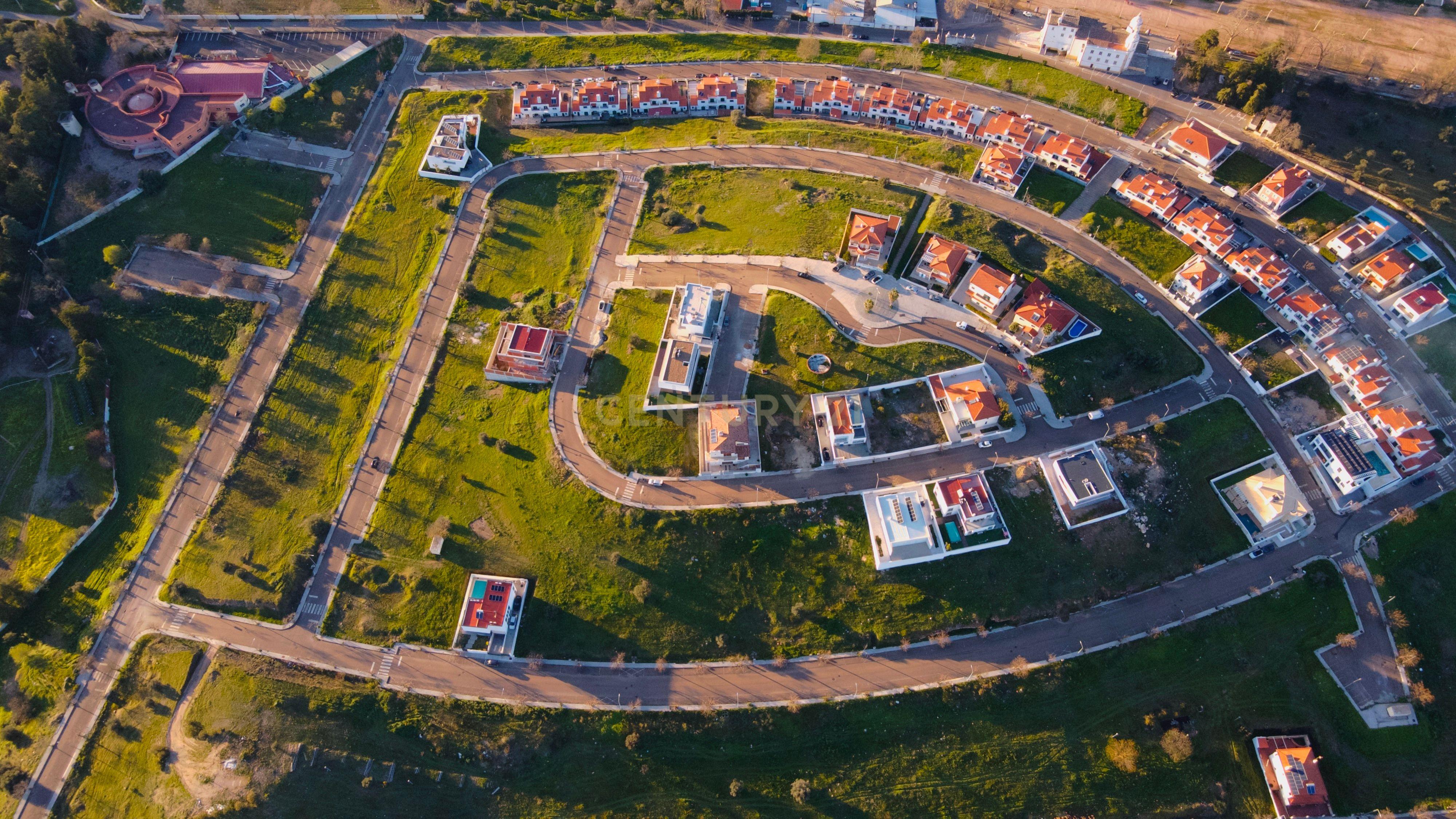 Fotografia 3 de Lote 450m2 para moradia isolada dois pisos e cave em zona nobre da cidade de Elvas