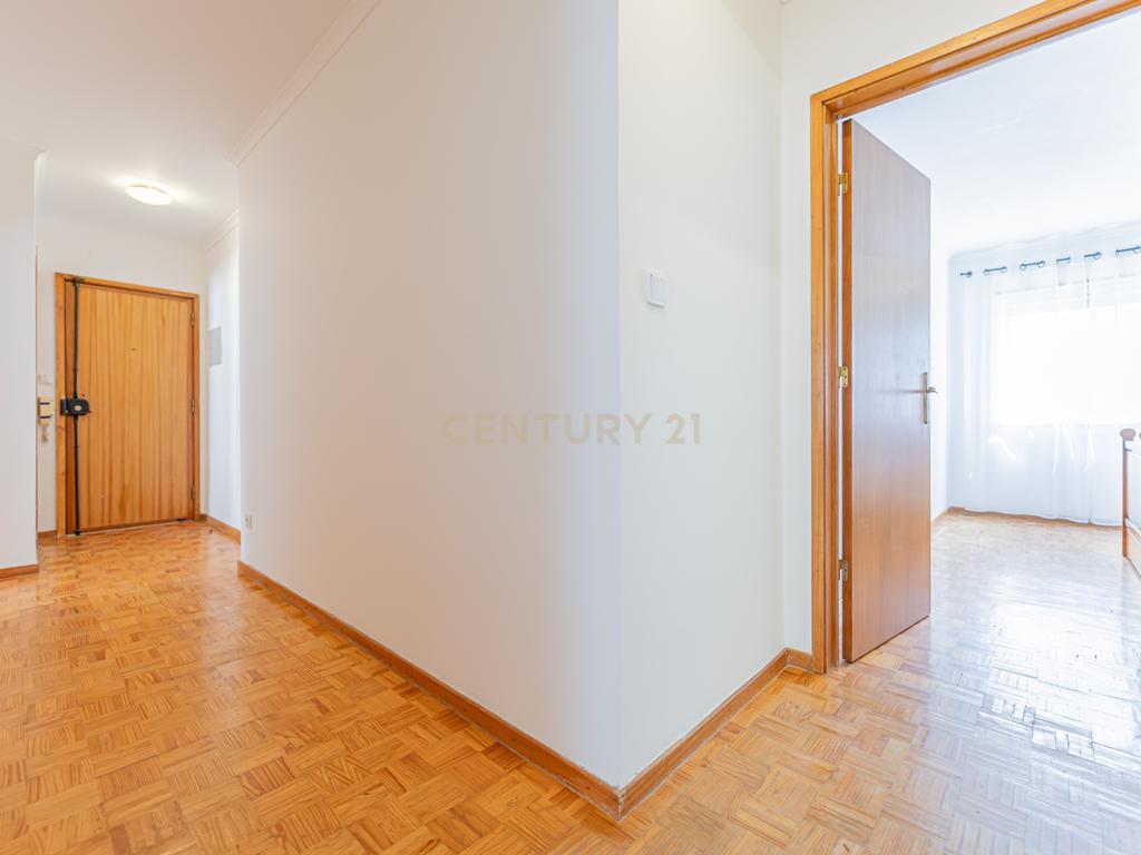 Apartamento T2 Remodelado Monte da Caparica - Image 15