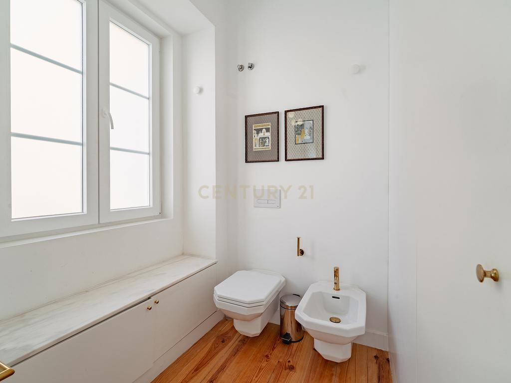 APARTAMENTO DE LUXO NA RUA DE SÃO BENTO — 188 m² | PRÍNCIPE REAL · ESTRELA - Image 30
