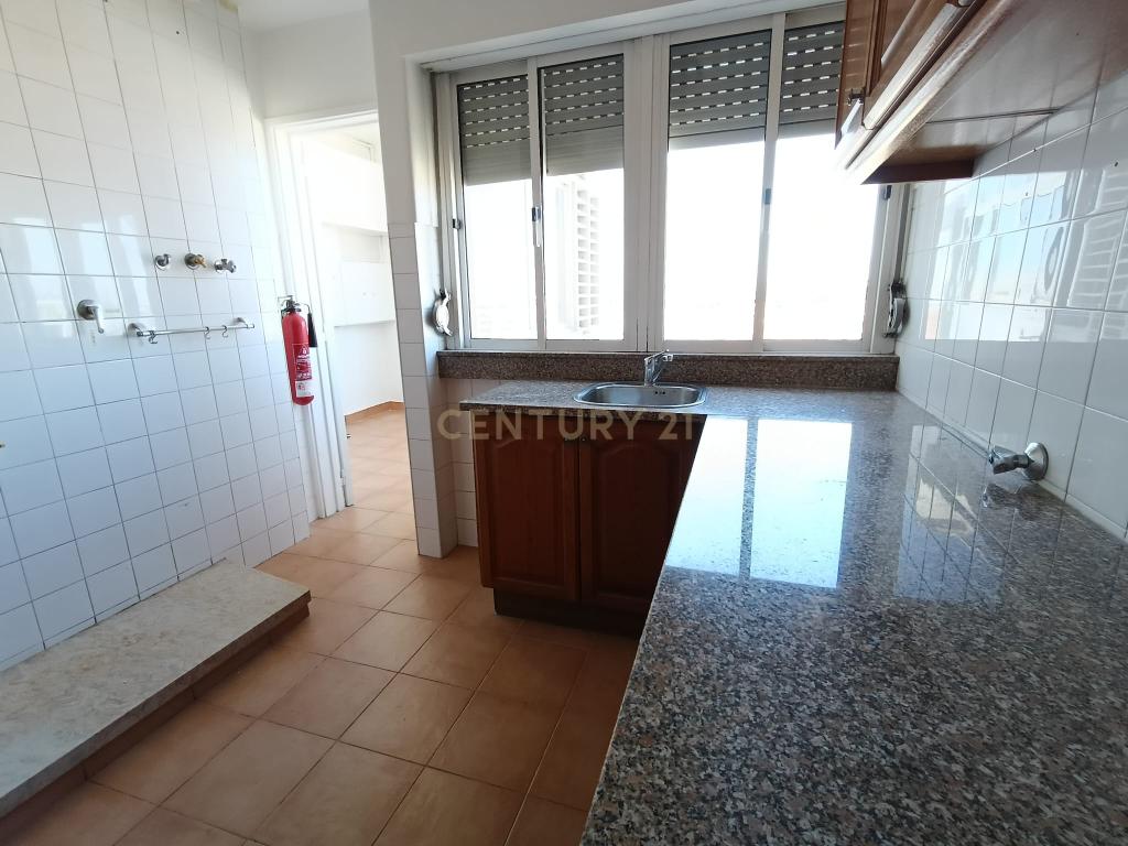 Apartamento 4 assoalhadas (T3) nos Olivais. Conforto e conveniência no coração da cidade - Image 7