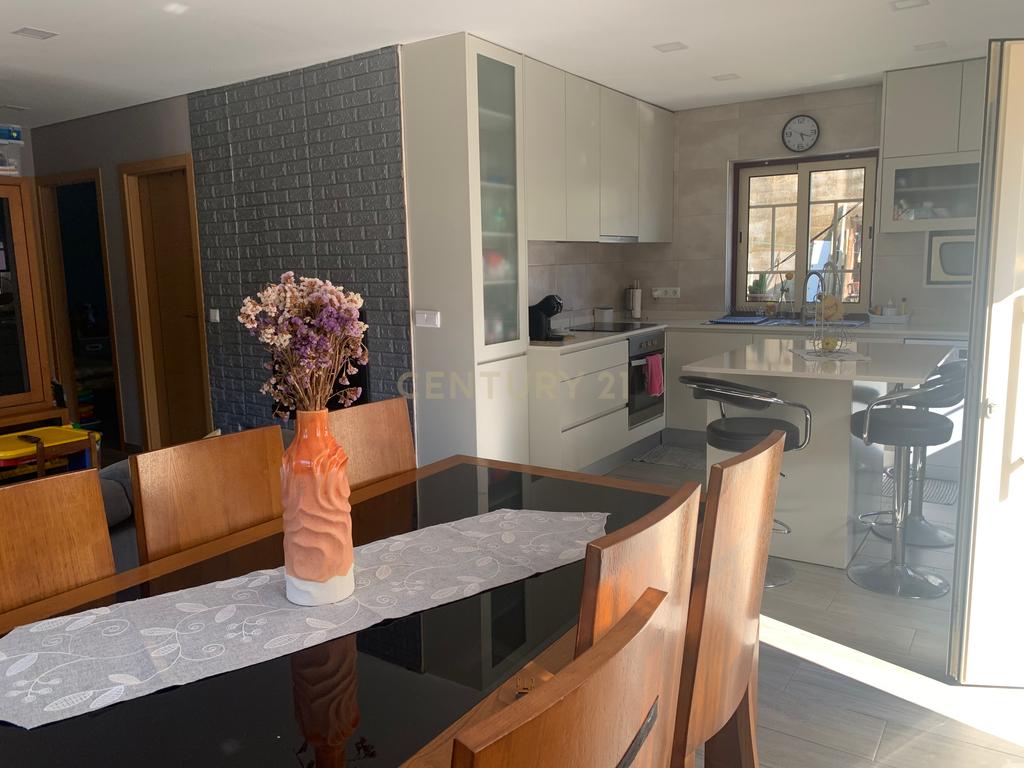  Magnífica Casa com 3 Apartamentos na Vila do Gerês  - Image 2