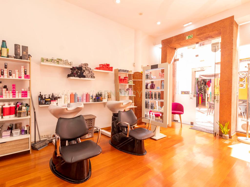 Loja No Centro do Funchal - para Trespasse - Image 7