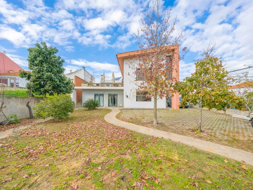 Moradia T5 Isolada, com Dois Pisos, Elevador e Terraço, com 800m2 de Terreno , na Quinta do Anjo, Palmela - Image 50