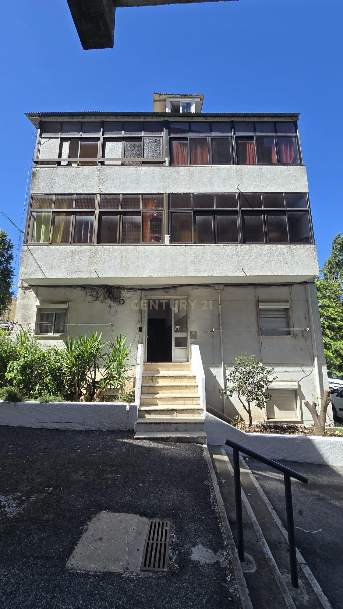 Fotografia 4 de Investidores !!!! Prédio em propriedade Total, com 12 apartamentos, em Encosta do Sol, Amadora