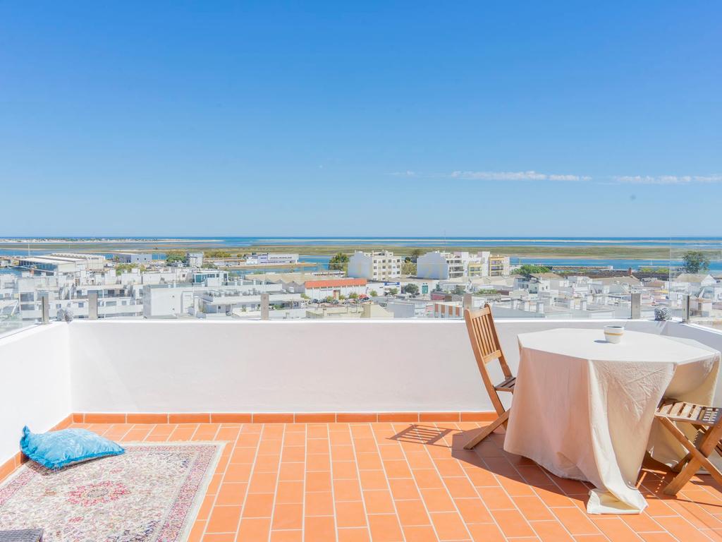 Apartamento T2 com Vista Mar e Serra, na Baixa de Olhão - Image 2