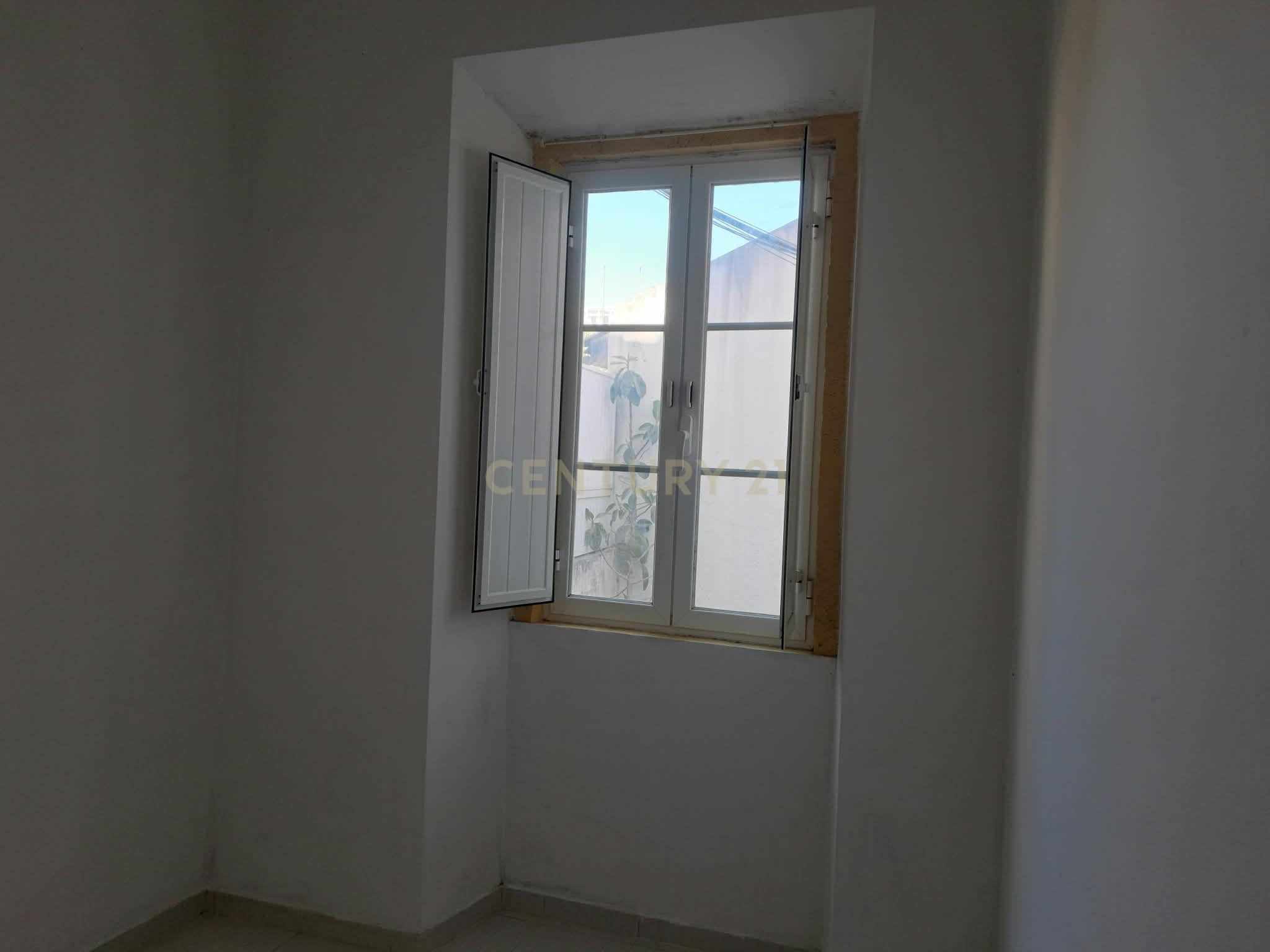 Fotografia 3 de Arredamento T2 na Av. De Moscavide