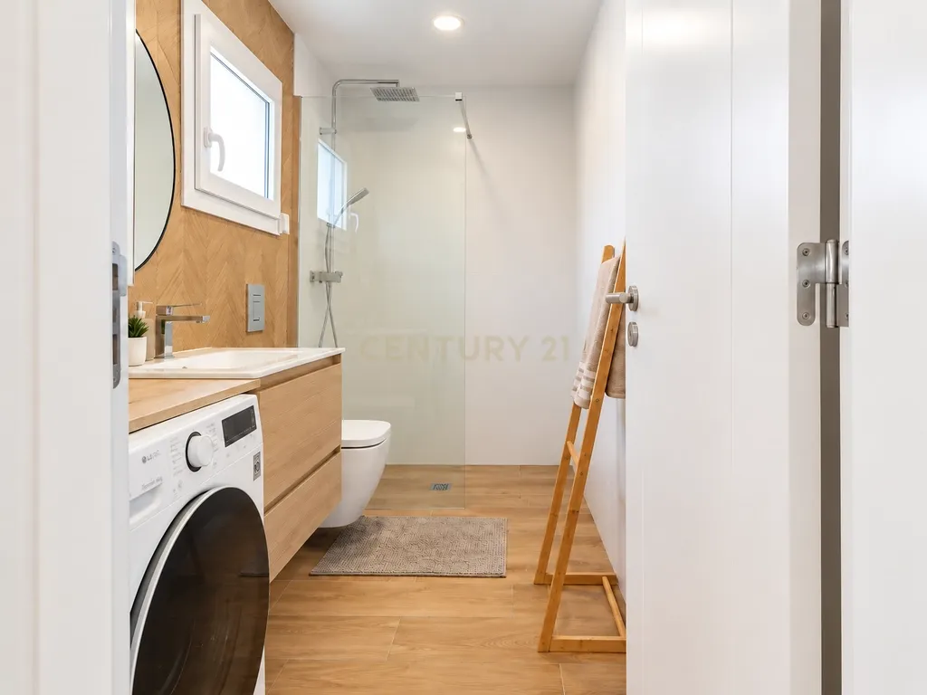 Moradia T3+1 Totalmente Remodelada e com Piscina | Alto do Moinho | Corroios - Image 19