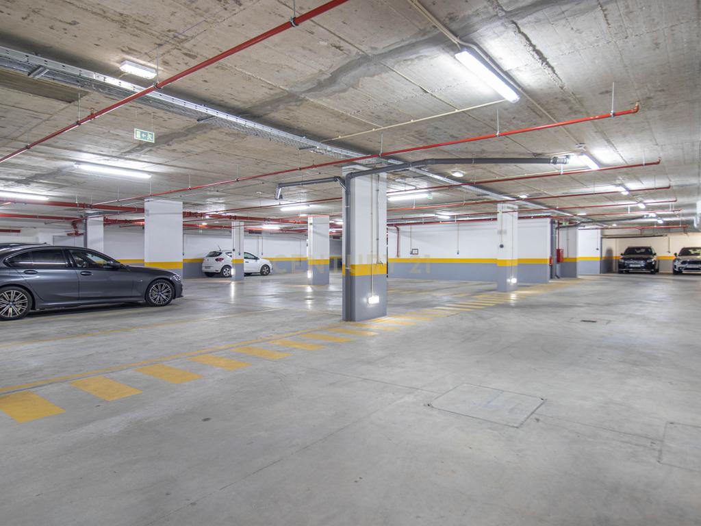 Apartamento T2 em Condomínio com Piscina e Garagem - Areeiro - Image 16