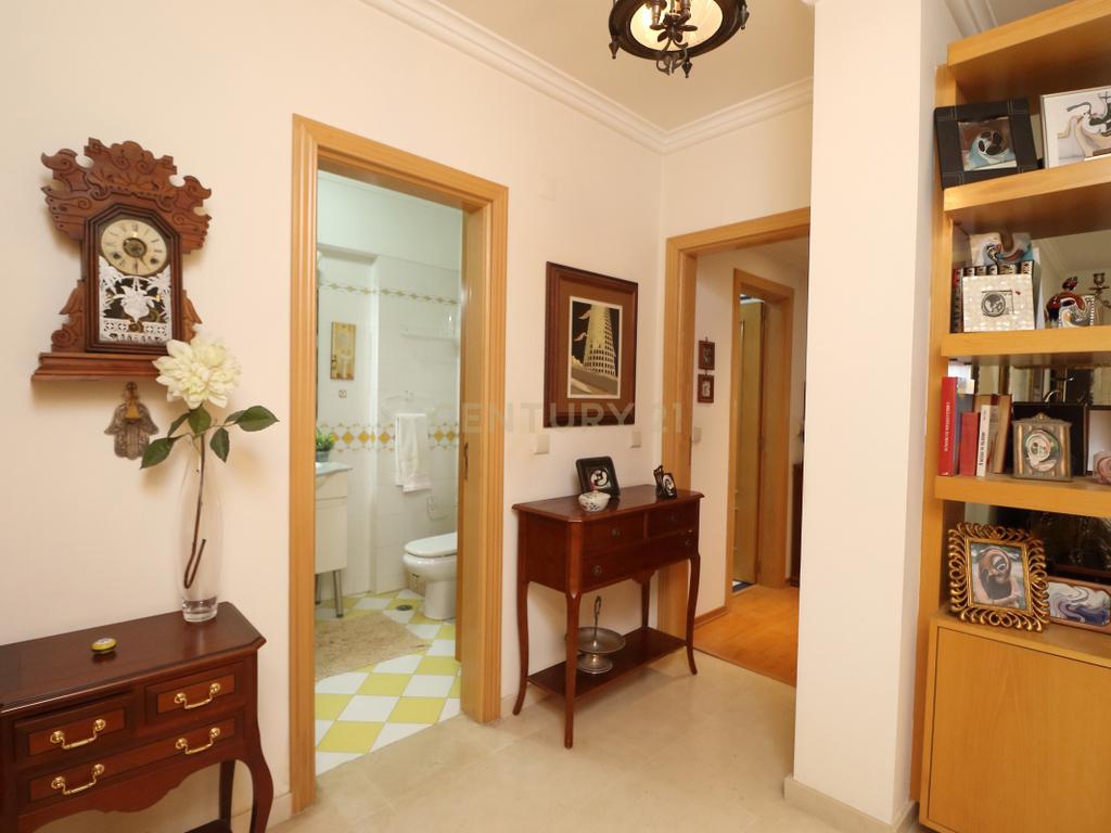 Apartamento T3 na Charneca da Caparica, com Vista e Conforto - Image 5