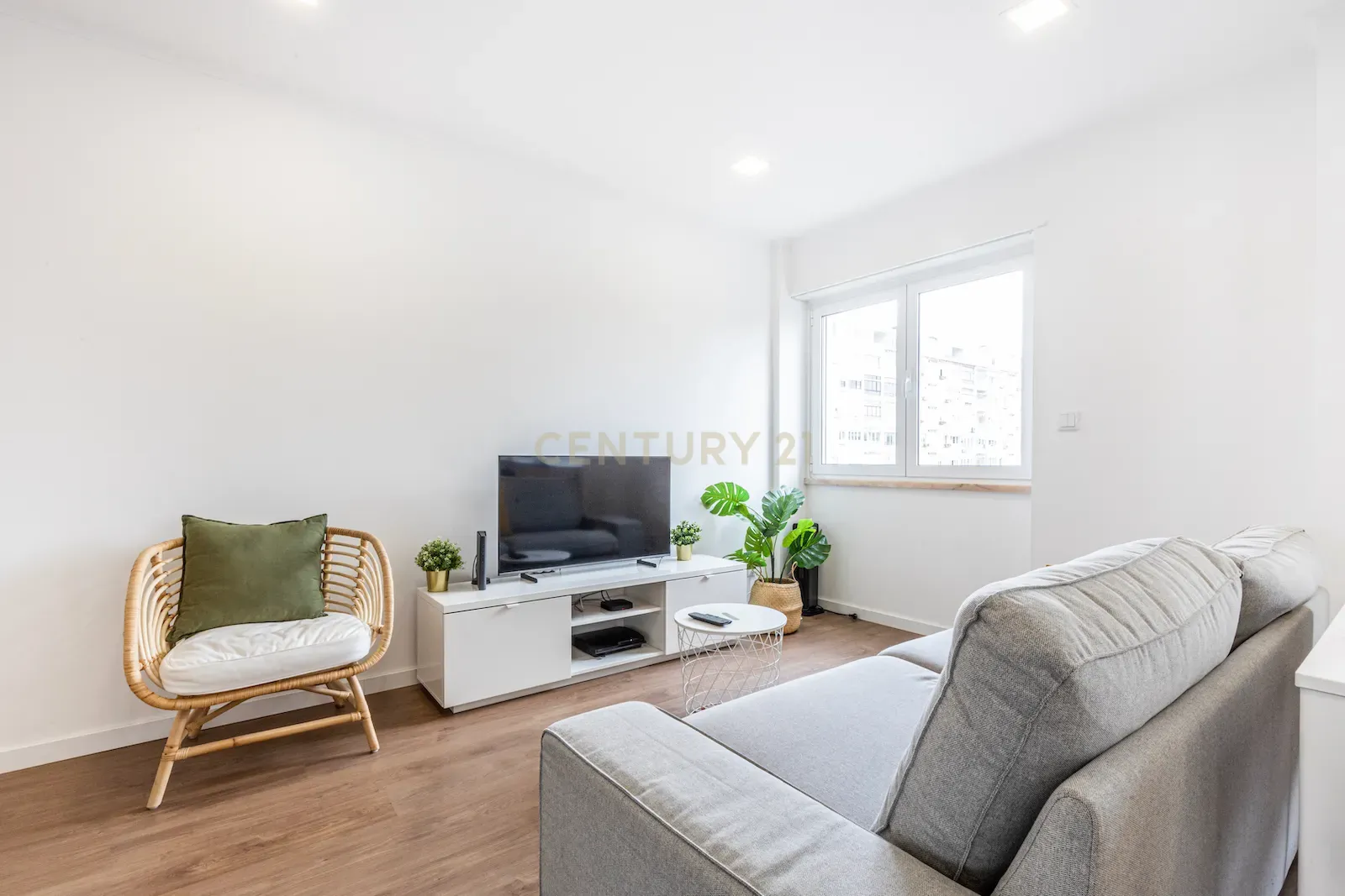 Apartamento T3 Totalmente Renovado com Excelente Localização em Lisboa - Image 25