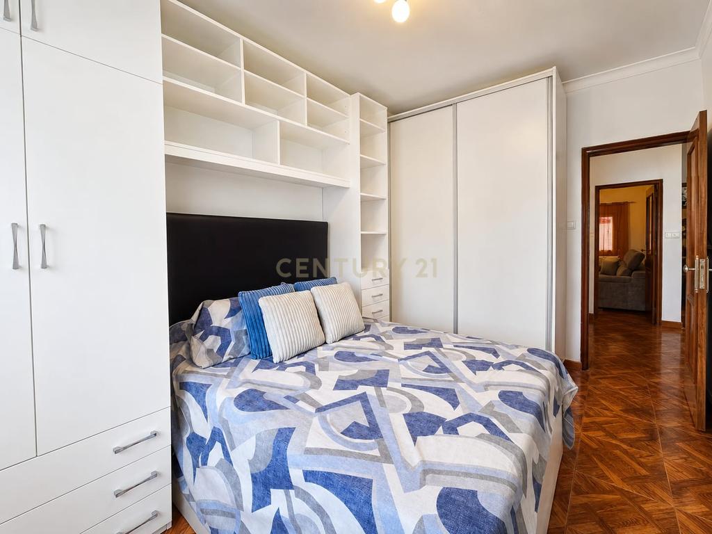 Apartamento T2 com terraço junto à Escola Secundária de São Pedro da Cova - Image 13