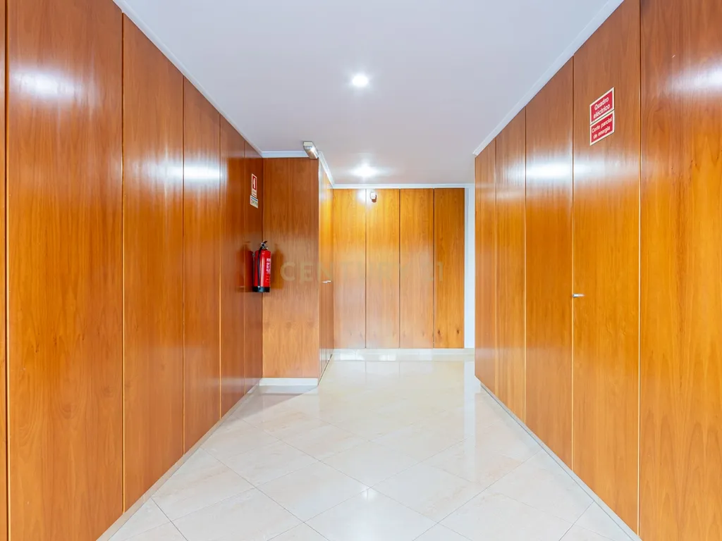Apartamento T3 Remodelado na Horta dos Vimes - Viva com Conforto e Qualidade em Alenquer. - Image 5