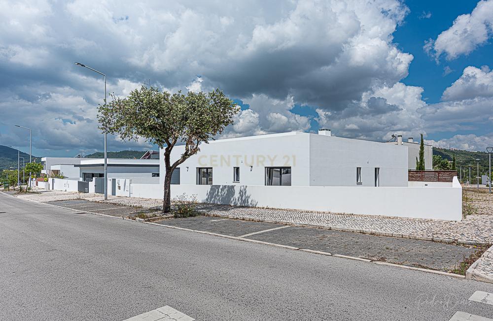 Moradia Isolada em Setúbal - MORADIA NOVA A ESTREAR - Image 3