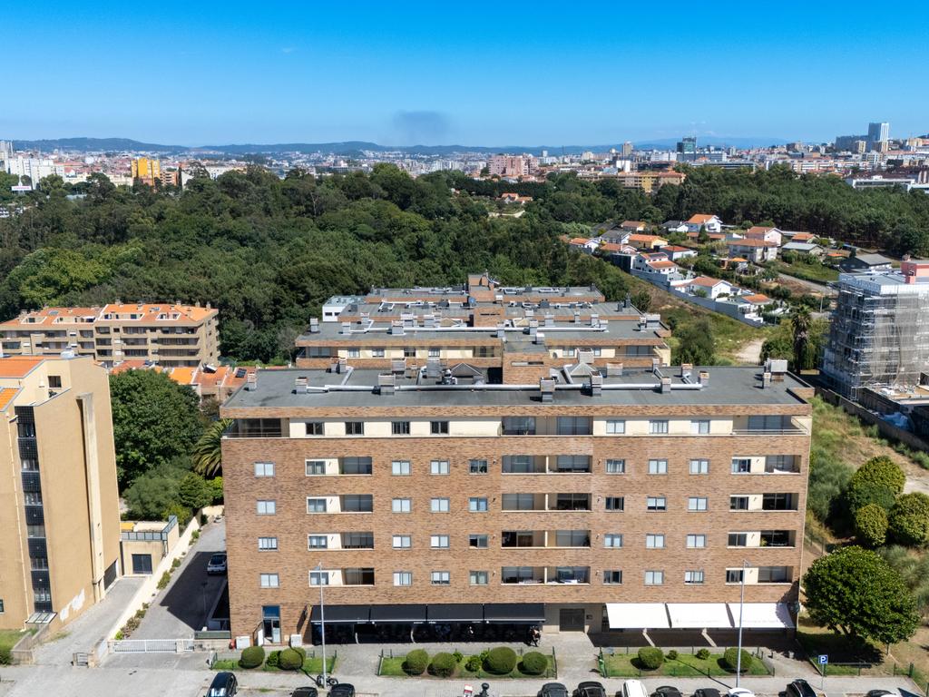 T4 com terraço de 120m² e vistas de mar e rio | Canidelo - Image 43