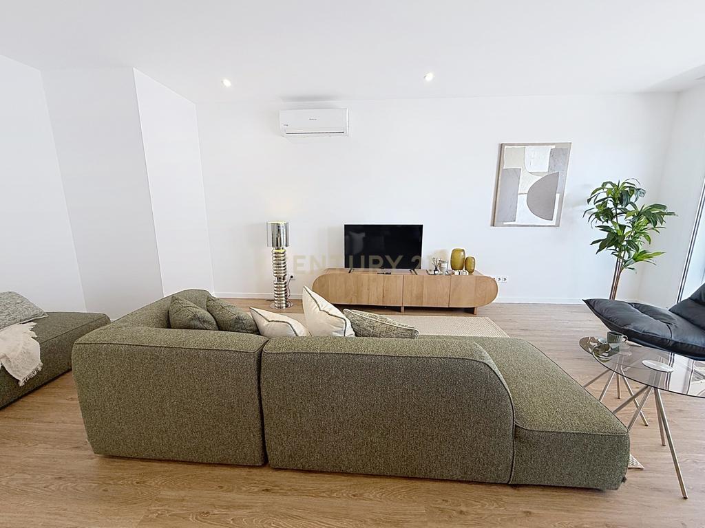 Apartamento Novo com Terraço e Piscina Privativa em Nazaré - Image 5